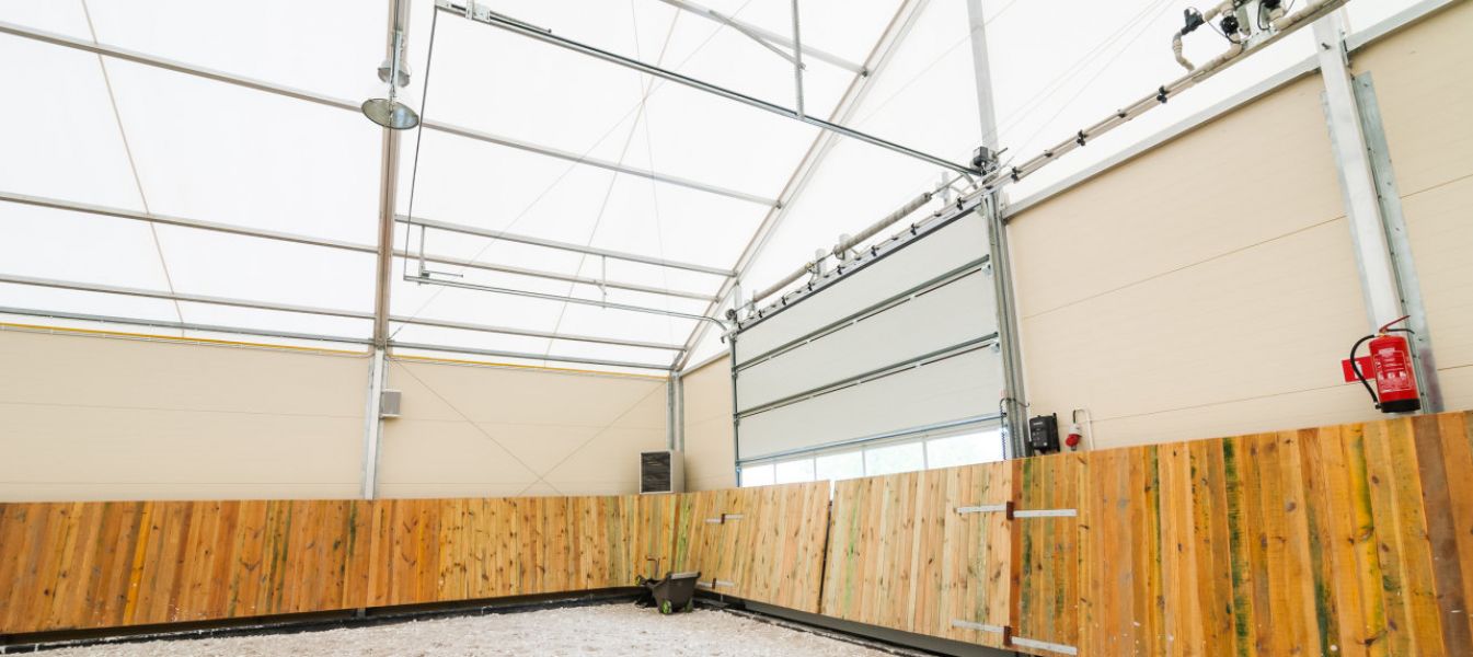 Hale pentru arene de echitație