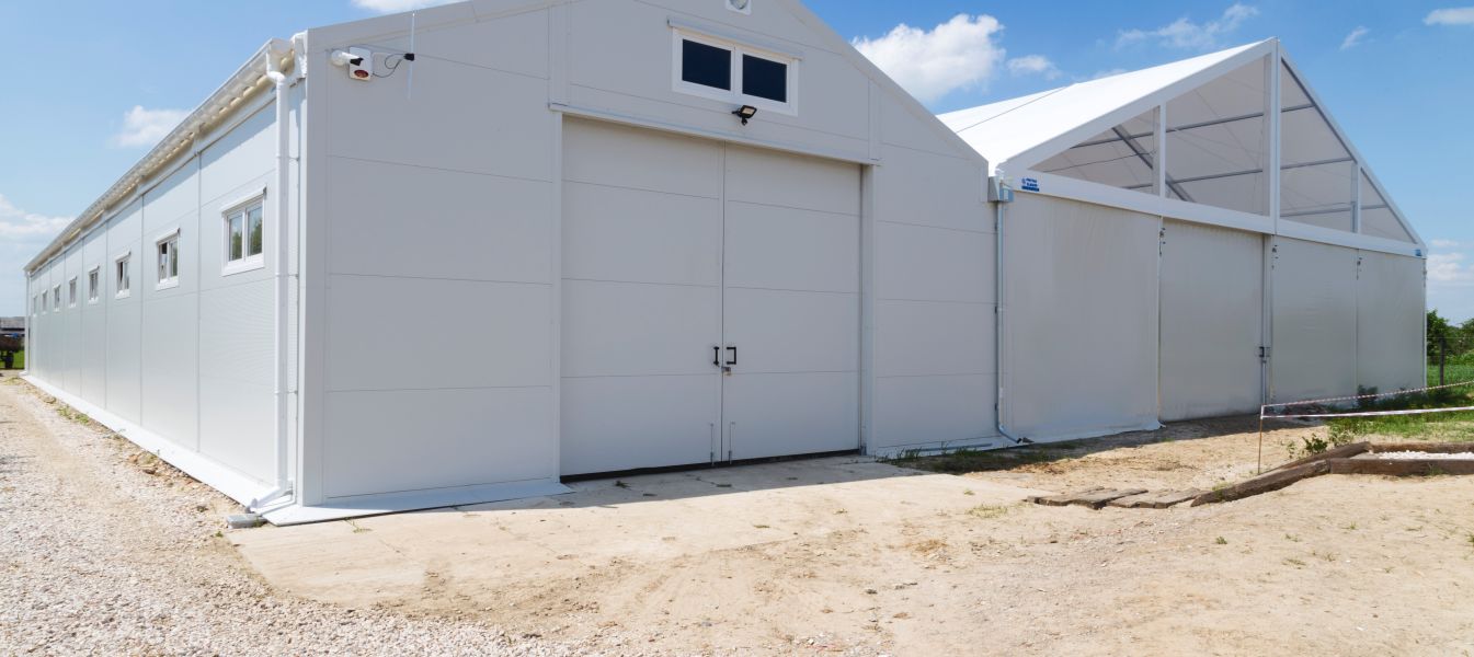 Hale pentru arene de echitație